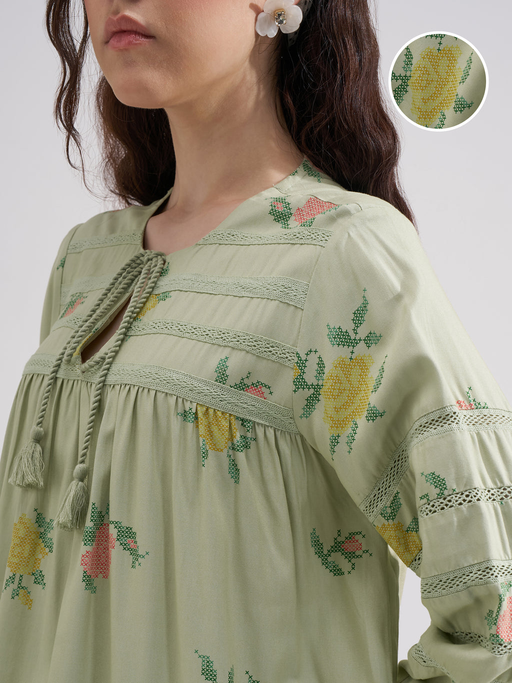 Vara By Vishudh Women Green Tie-Up Neck Printed Tunic