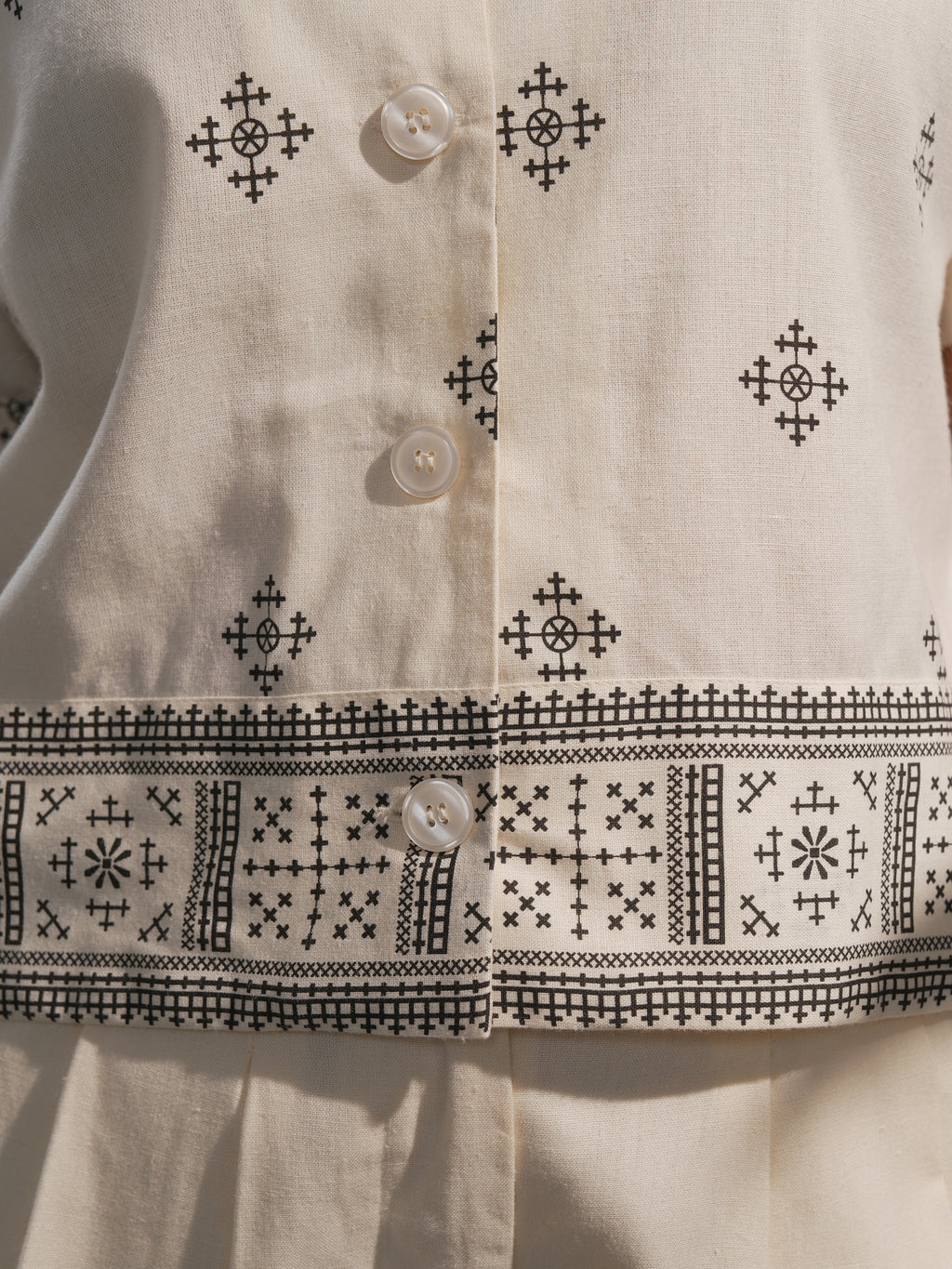Vara By Vishudh Women Off White Printed Boxy Fit Casual Shirt - Off White - Image 7