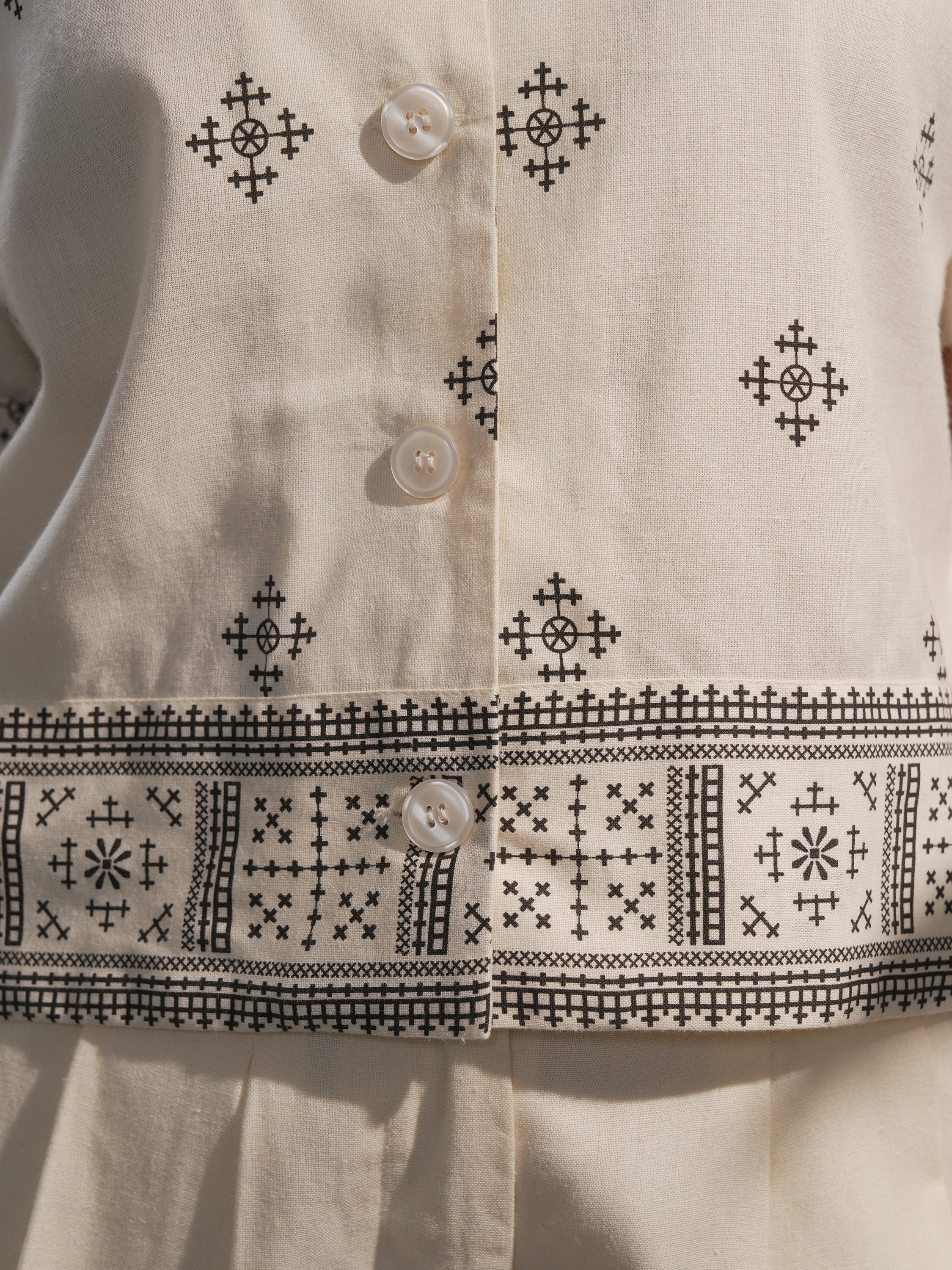 Vara By Vishudh Women Off White Printed Boxy Fit Casual Shirt - Off White - Image 7