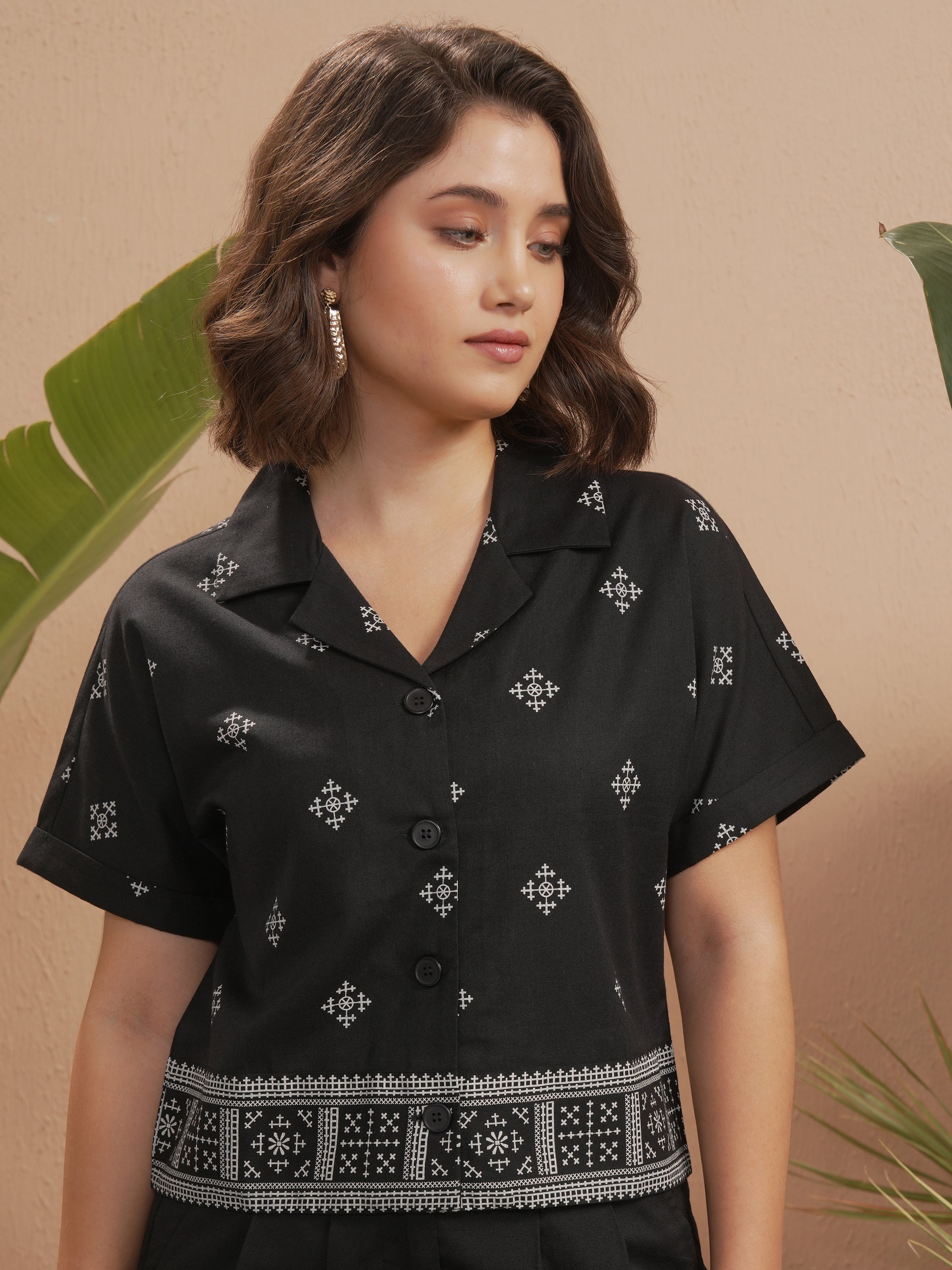 Vara By Vishudh Women Black Printed Boxy Fit Casual Shirt - Black - Image 1