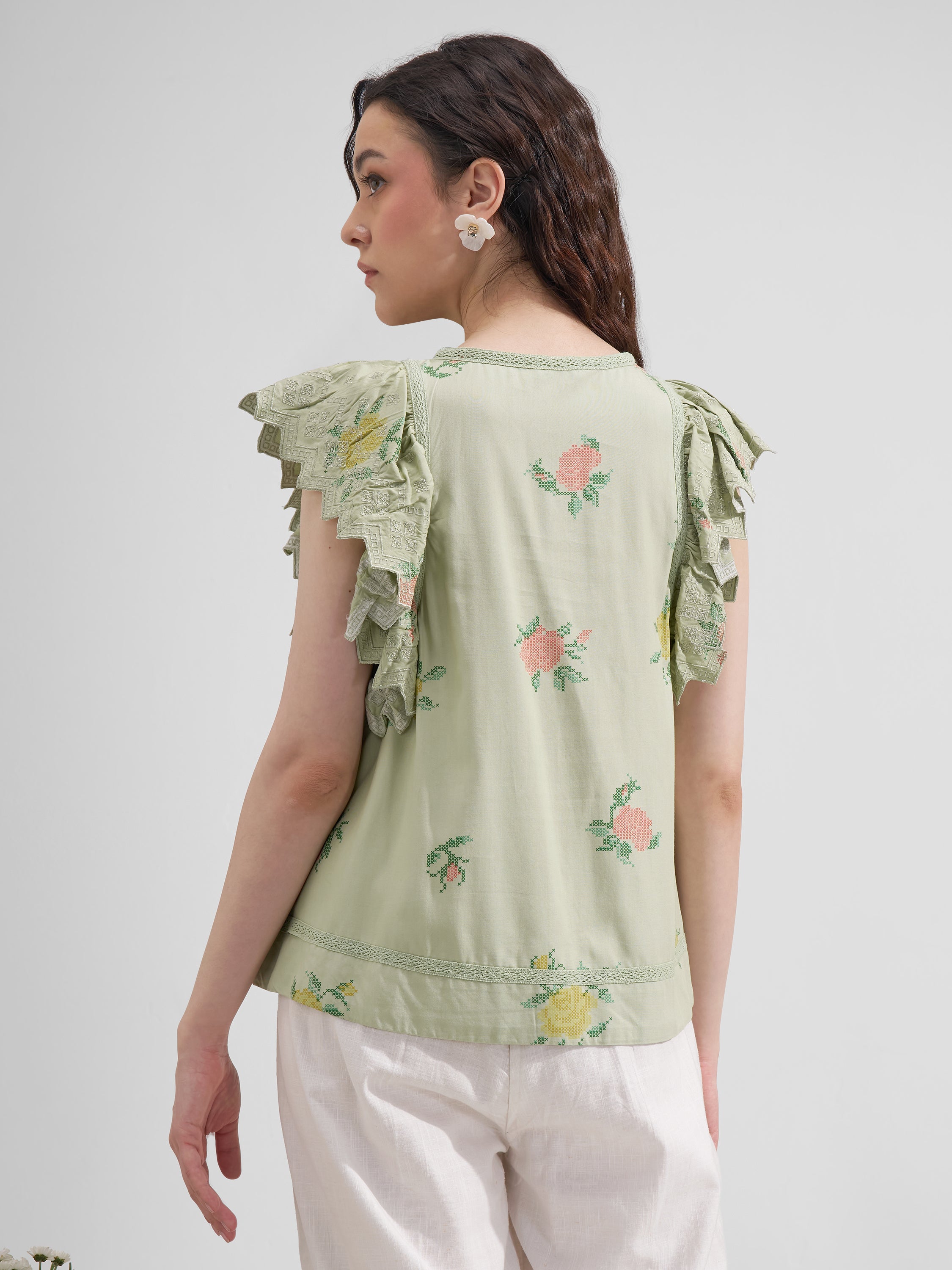 Vara By Vishudh Women Green Printed Regular Top