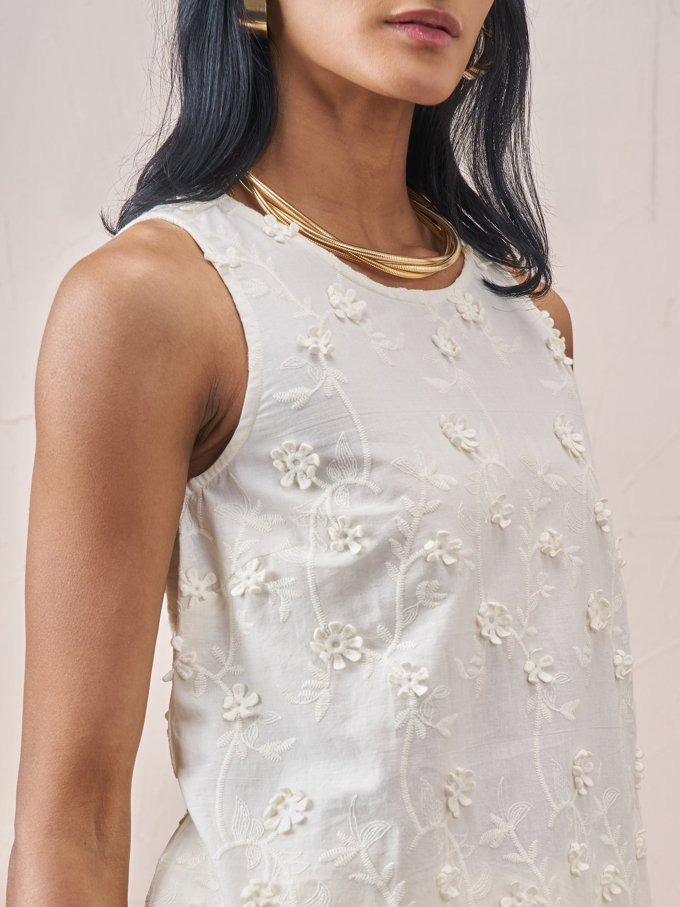 Vara By Vishudh Women White Embroidered Top - White - Image 5