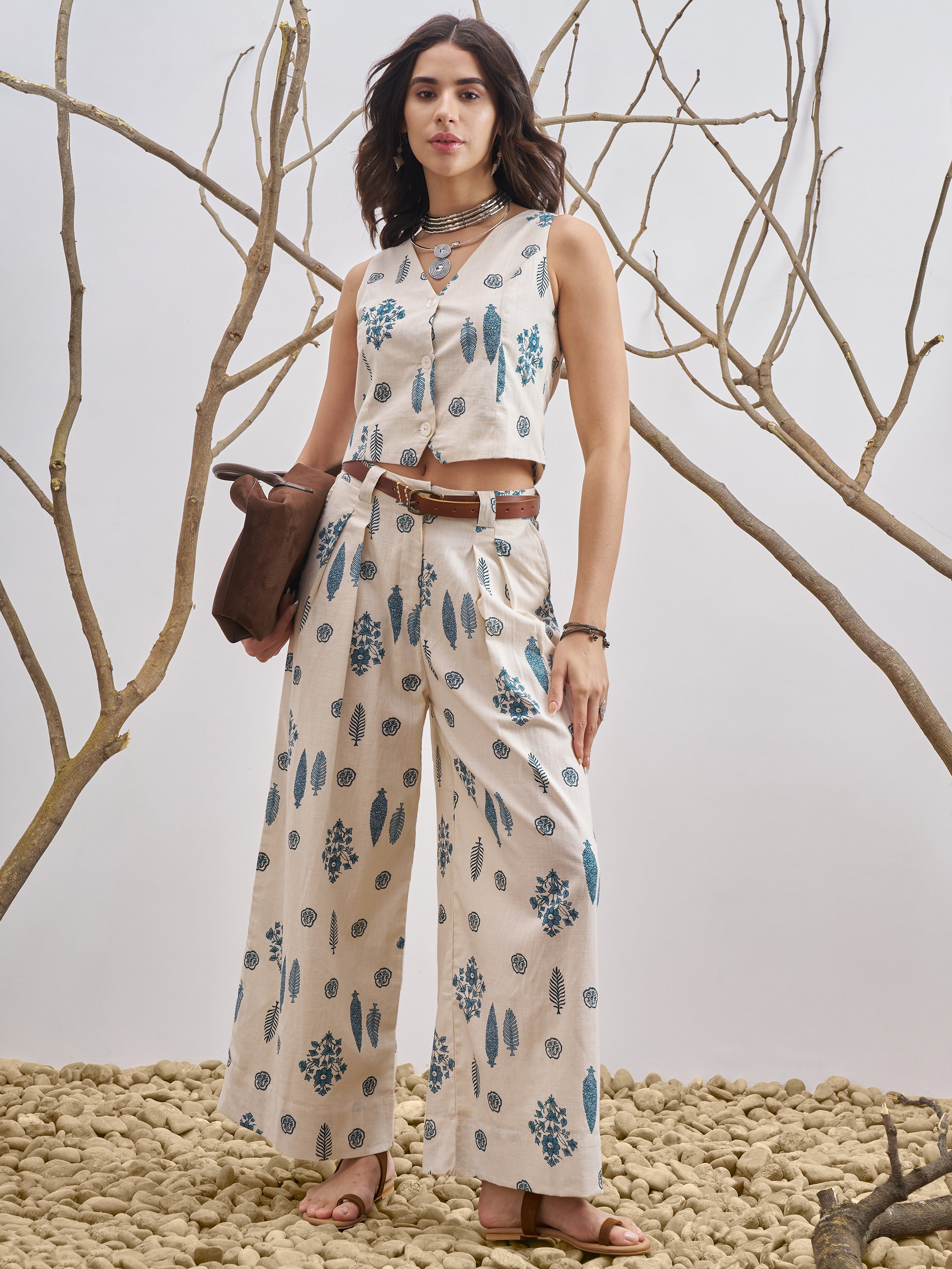 Vara By Vishudh Women Off White Hip Length OverTops - Off White - Image 2
