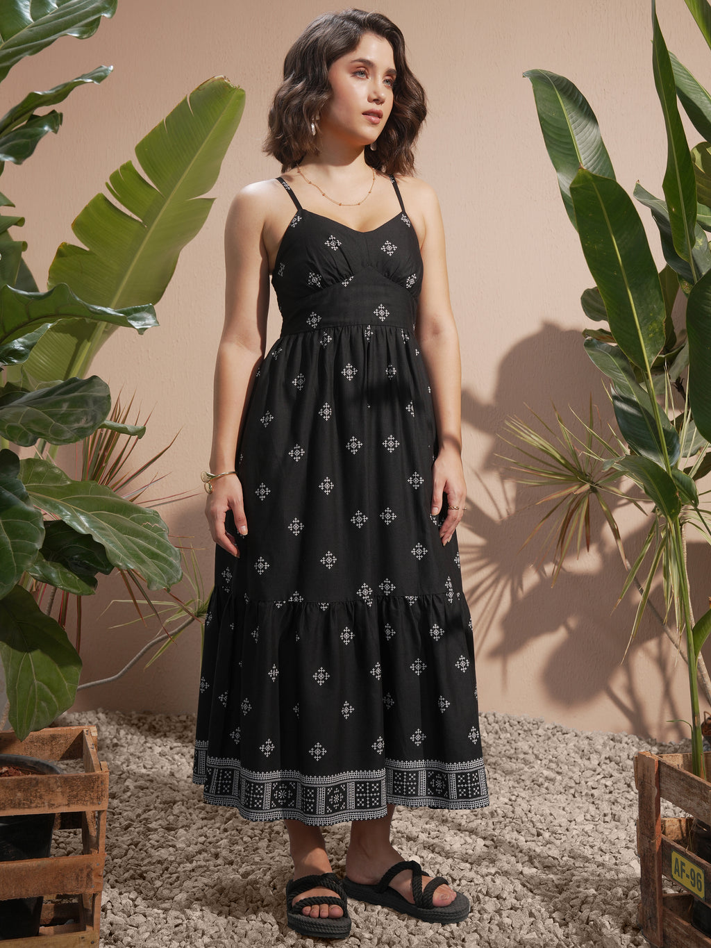 Vara By Vishudh women Black Printed A-Line Dress - Black - Image 4